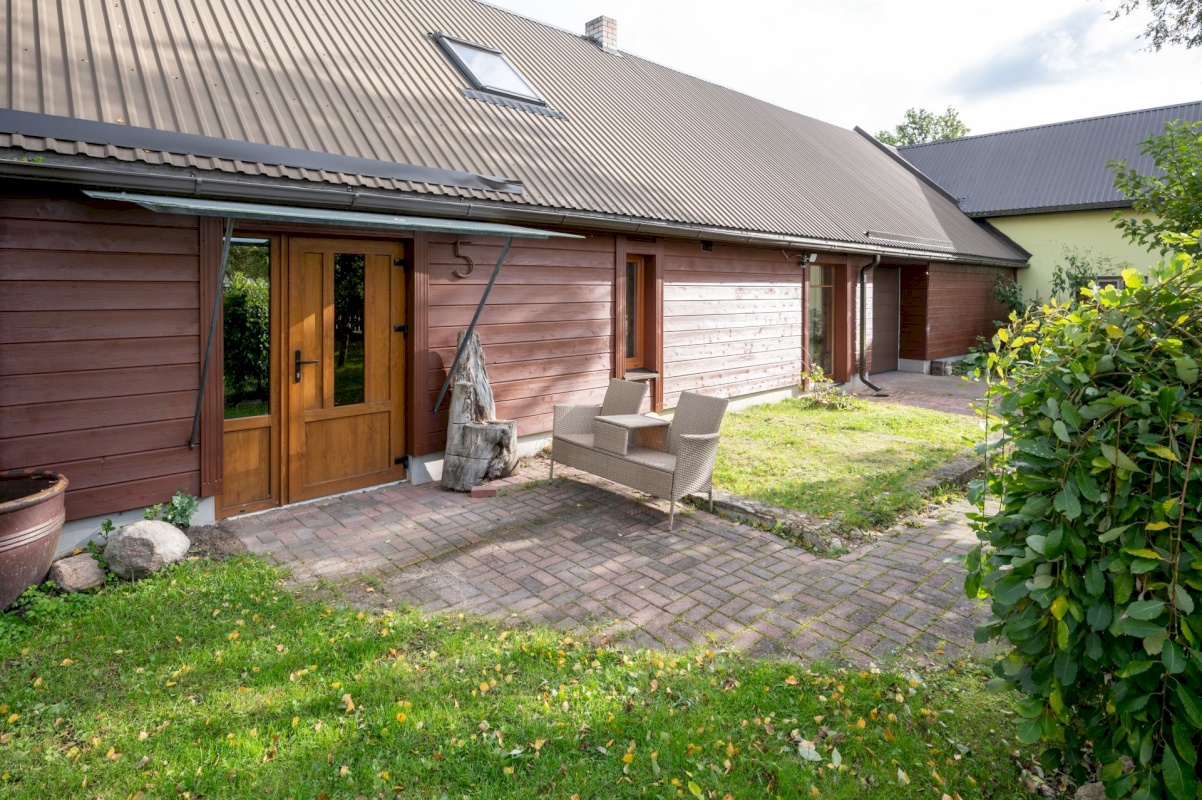 Pärnu linn, Paikuse alev, Pärnade pst 5