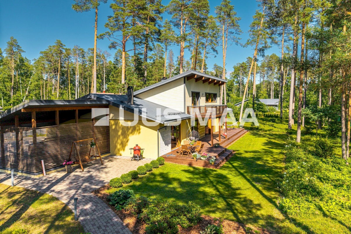 Haapsalu linn, Haapsalu linn, Lõokese 11