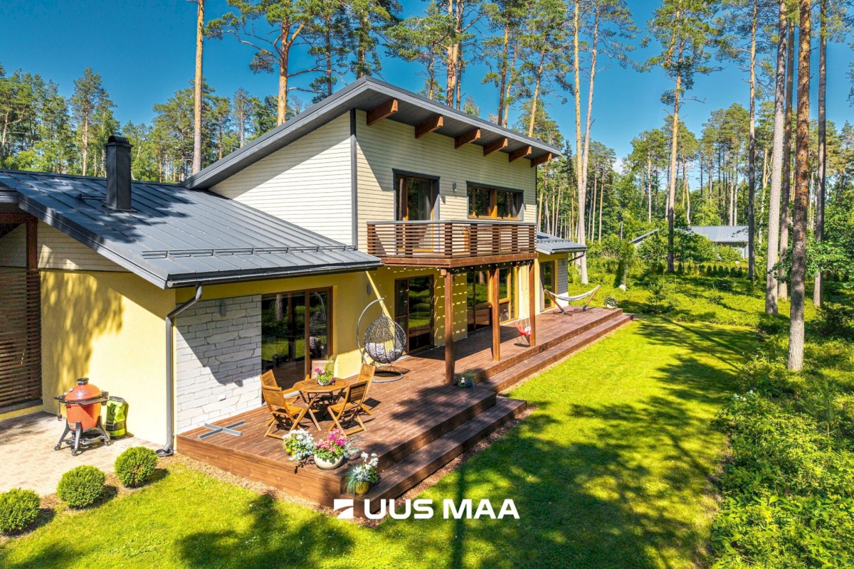 Haapsalu linn, Haapsalu linn, Lõokese 11