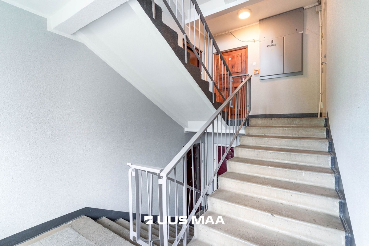 Viljandi linn, Männimäe, Riia mnt 32a