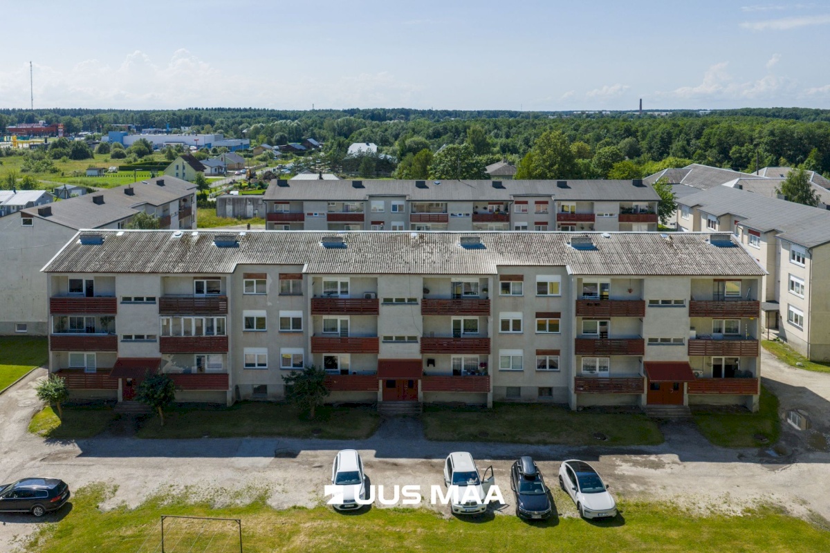 Haapsalu linn, Uuemõisa küla, Haudejaama tee 22