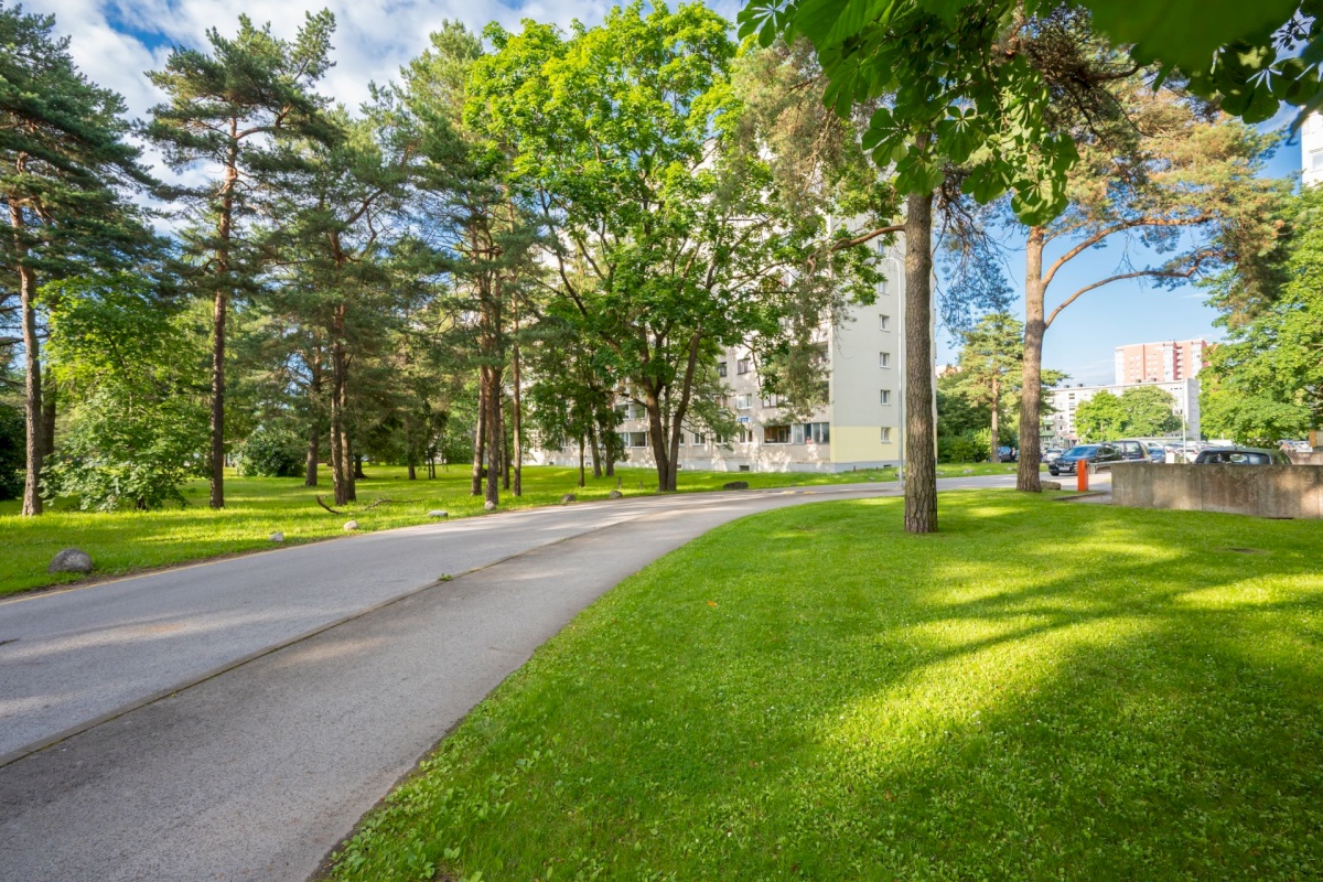 Tallinn, Mustamäe linnaosa, Ehitajate tee 74