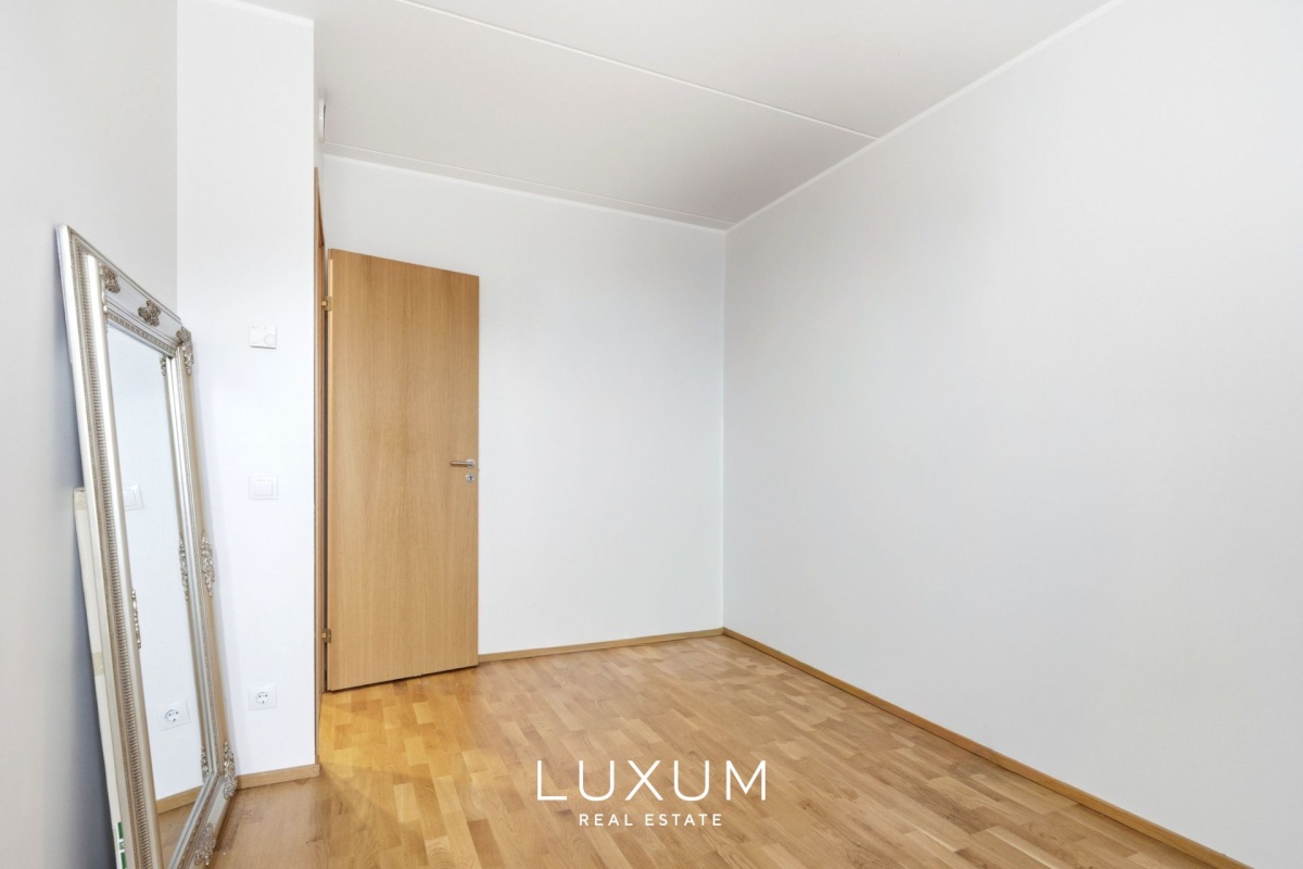 Tallinn, Kesklinna linnaosa, Sadama, Lüüsi tn 4