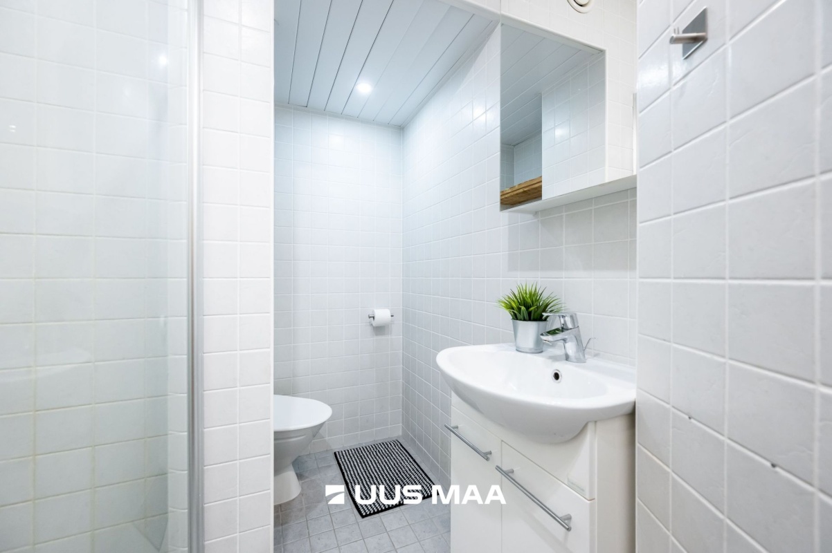 Tallinn, Nõmme linnaosa, Hiiu, Vääna 4