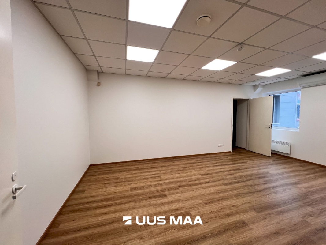 Tallinn, Kesklinna linnaosa, Pärnu mnt 160C