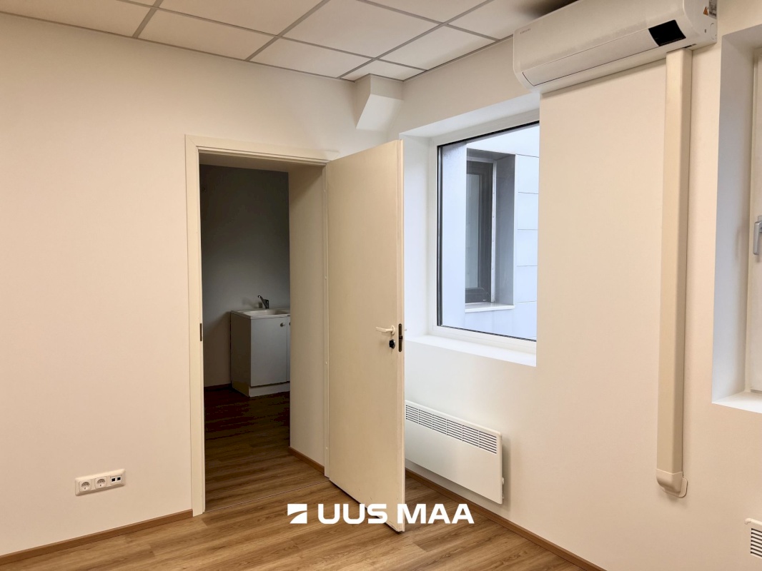 Tallinn, Kesklinna linnaosa, Pärnu mnt 160C