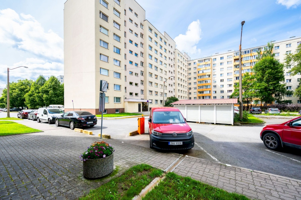 Tallinn, Lasnamäe linnaosa, Mustakivi, Mahtra 9