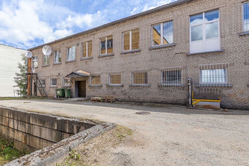 Valga vald, Valga linn, Pärna pst 1