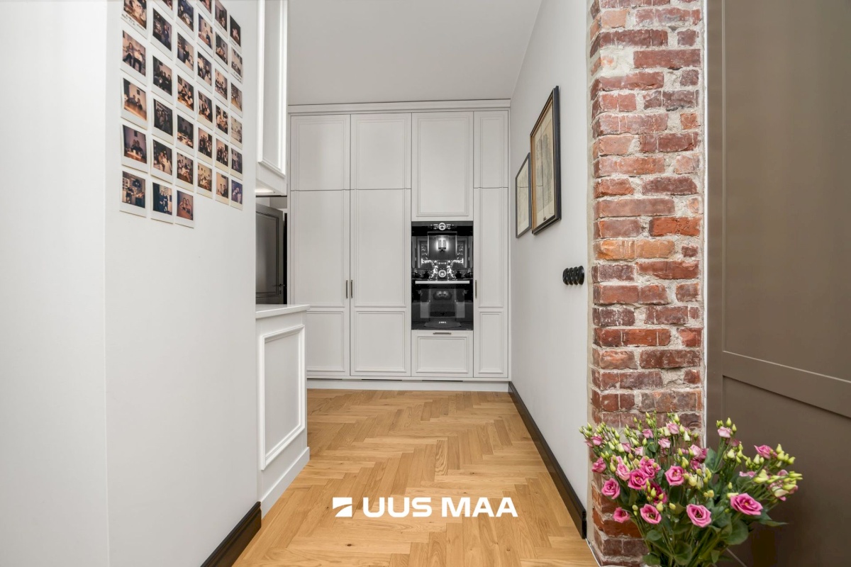 Tallinn, Kesklinna linnaosa, Südalinn, Sakala 12