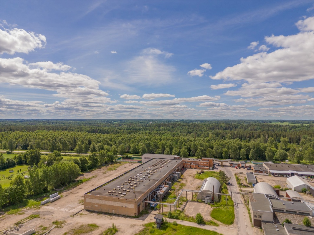 Tõrva vald, Tõrva linn, Tööstuse 1  ja 3