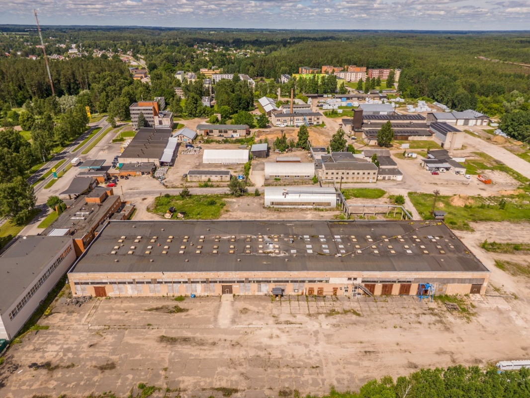 Tõrva vald, Tõrva linn, Tööstuse 1  ja 3