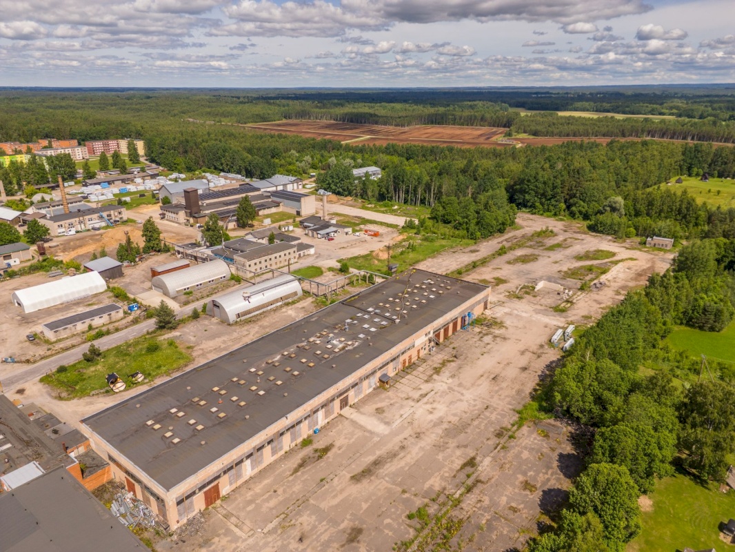 Tõrva vald, Tõrva linn, Tööstuse 1  ja 3
