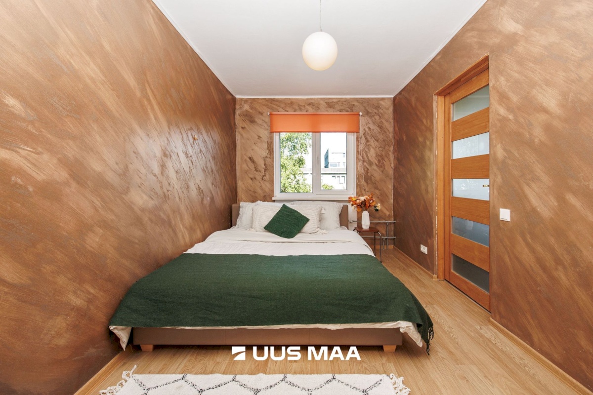 Tallinn, Mustamäe linnaosa, Mustamäe, Keskuse 22