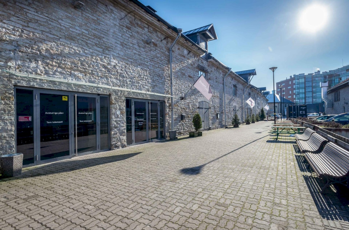 Tallinn, Kesklinna linnaosa, Lootsi tn 8