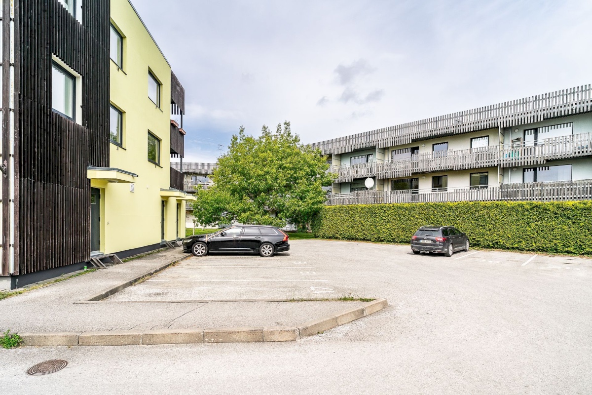 Tallinn, Haabersti linnaosa, Pikaliiva, Pikaliiva tn 90/2-14